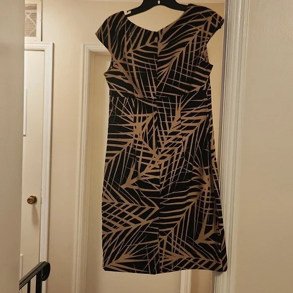 Casual dress - Picture 3 of 3